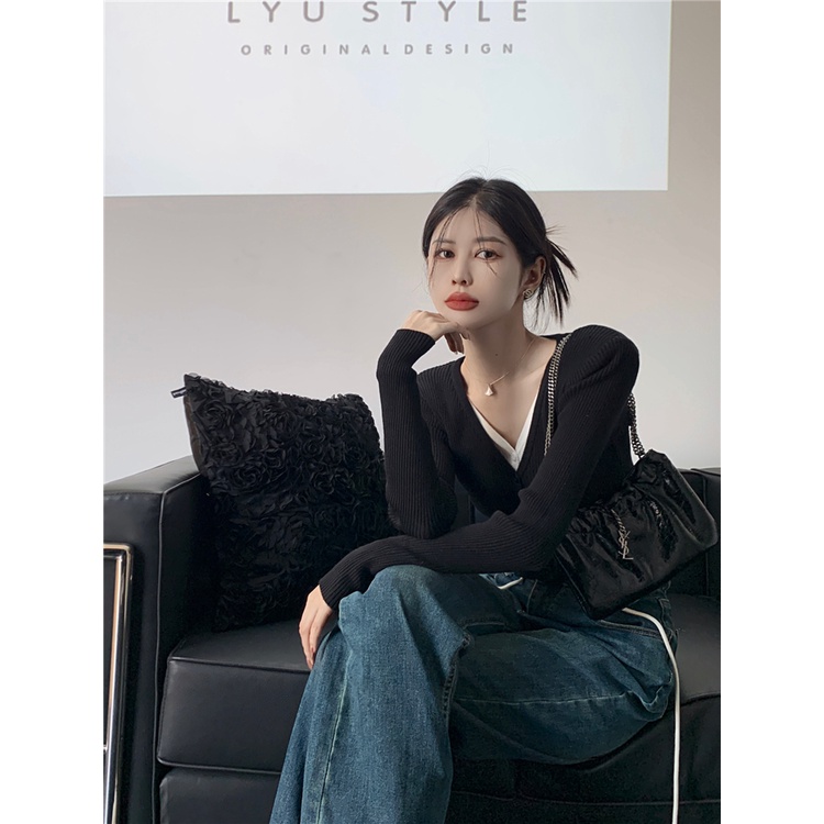 Áo croptop SUXI dệt kim tay dài cổ chữ V dáng ôm phong cách Hàn Quốc cho nữ