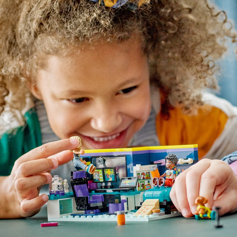 Đồ Chơi Lắp Ráp LEGO Friends Phòng Ngủ Của Nova 41755 (179 chi tiết)
