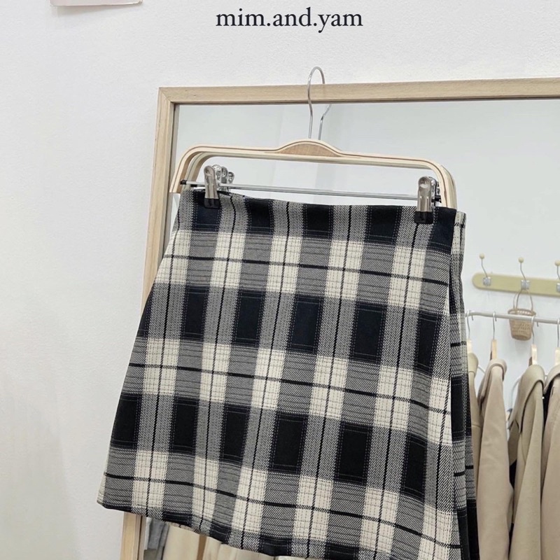 Chân váy dạ kẻ