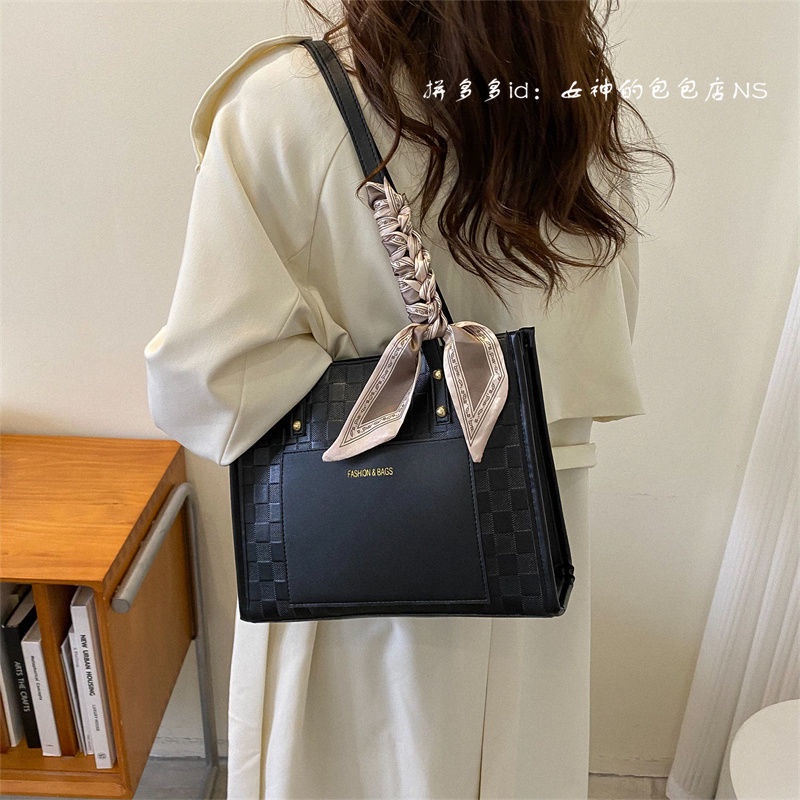 Túi Xách Nữ Kích Thước 28 X 23 X 11 Phong Cách Thời Trang Nhật Hàn