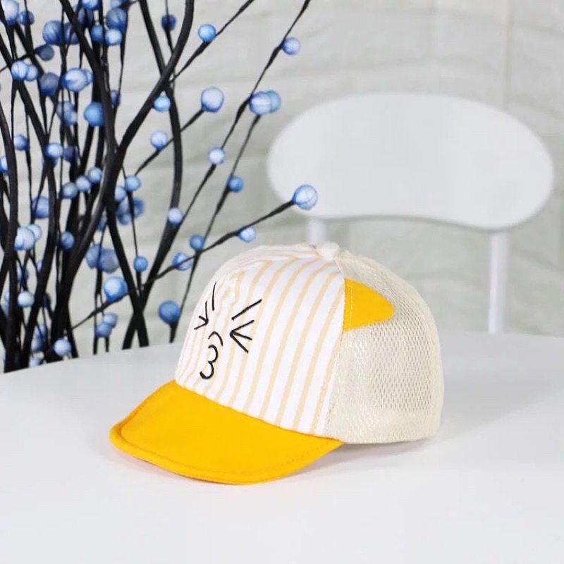 Mũ lưỡi trai mềm cho bé có miếng dán điều chỉnh cho bé từ 6-36 tháng - Mũ hoạ tiết Friends