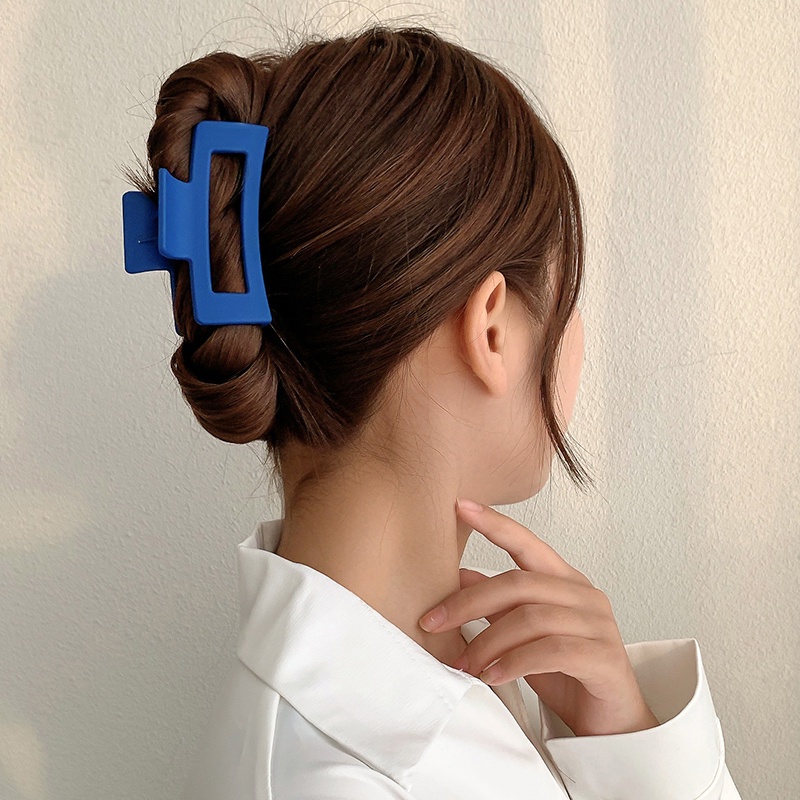 Kẹp Tóc Hình Cá Mập Màu Trắng Xanh Dương Hiệu Klein