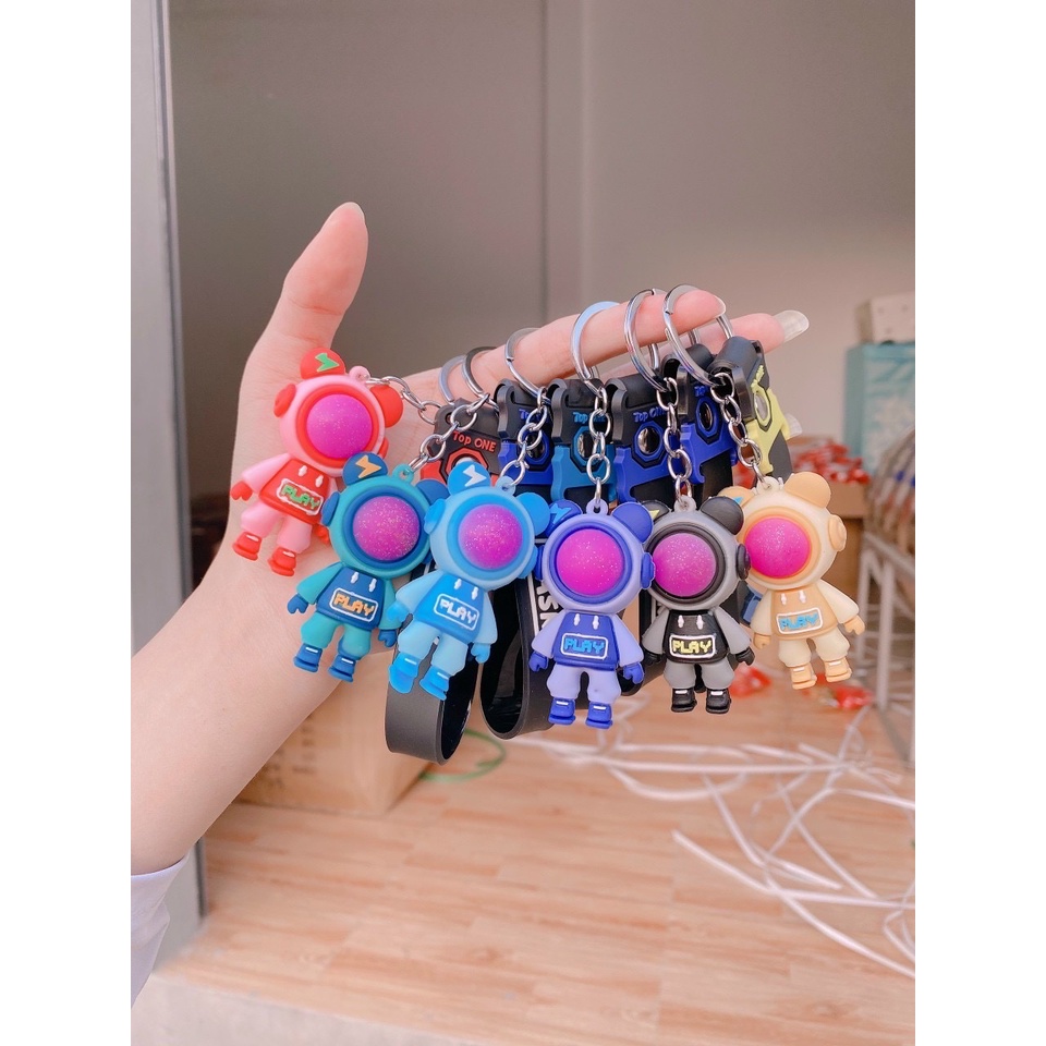Móc Khóa , Móc Cài Kiểu PLAY Phong Cách Năng Động Siêu Hot