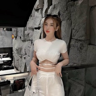 Áo croptop tay ngắn quấn dây eo phối nhúm phi bóng ngực
