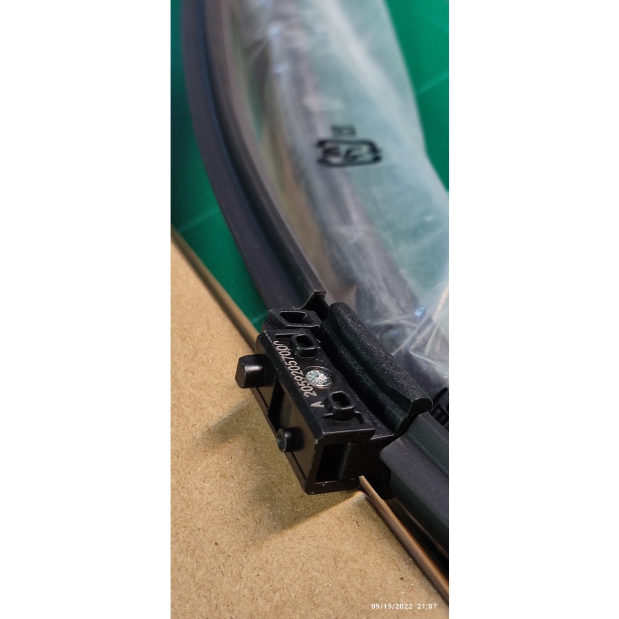 Cần Gạt Nước Kính Chắn Gió Phía Trước Cho Mercedes Benz C Class blade W203 W204 W205 C204 S204 A204 C205 A205 S205 C180K C200K C230 C240 C180 C200 C220 C250 C300 C350