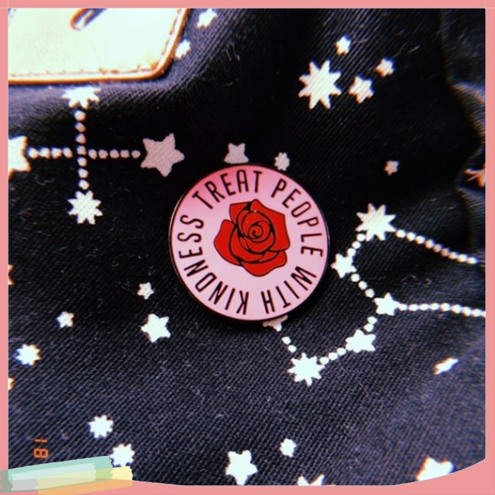 Ghim Cài Áo / Khăn Choàng Cổ Hình Chữ Tiếng Anh Tráng Men Độc Đáo