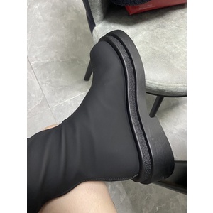 Boot cao cổ V da nhám gót cao 5cm