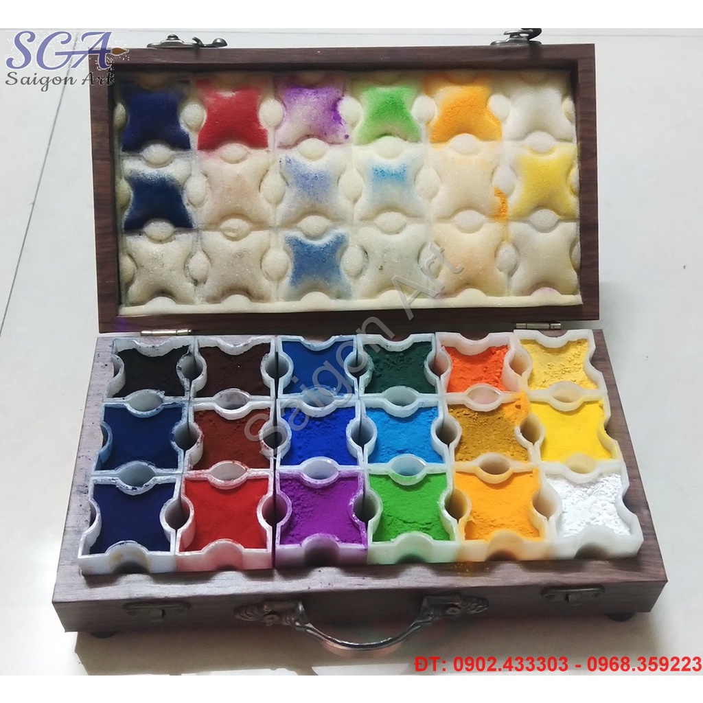 Màu bột hộp gỗ 18 màu thuận tiện khi sử dụng