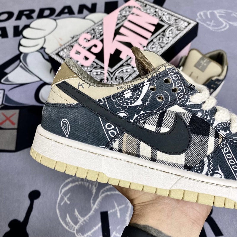 GIÀY SB DUNK TRAVIS SCOTT THỔ CẨM LAI AU