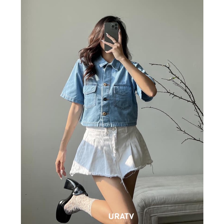 Áo sơ mi crop denim 3 nút chỉ nổi tay ngắn URATV