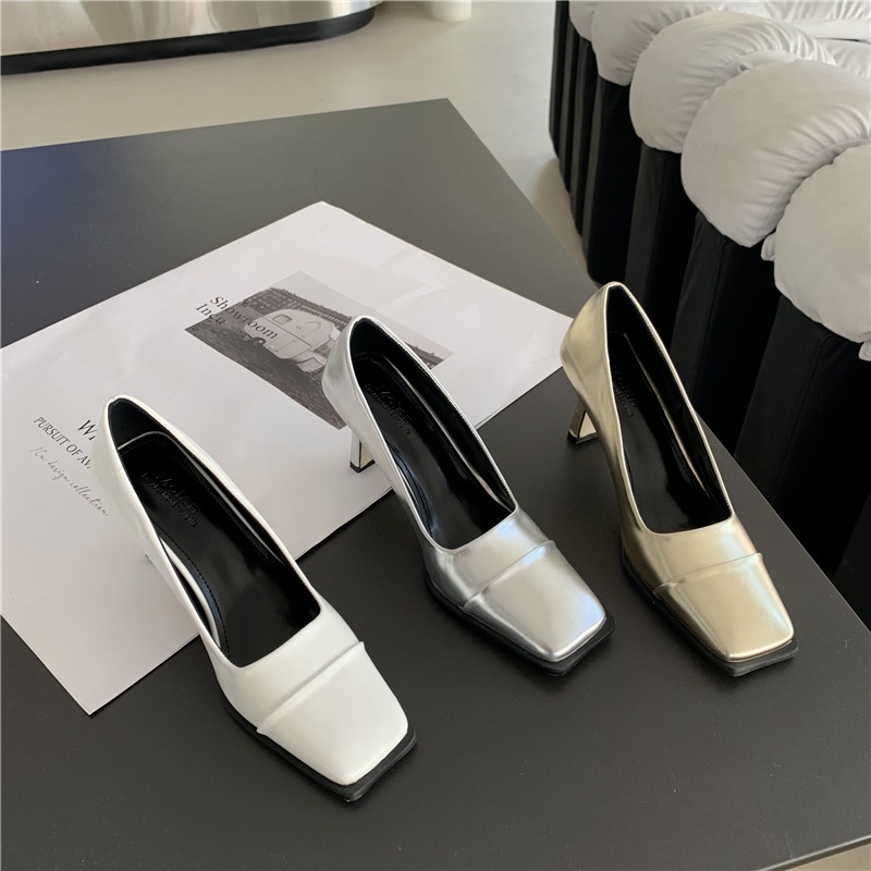 Trang Phục Hàn Quốc Cho Nhân Viên Shopkeeper!Giày Cao Gót Mũi Vuông Miệng Nông Màu Vàng Kim Phong Cách Pháp Dễ Phối Đồ Thời Trang Cho Nữ