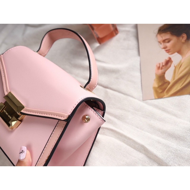 Túi xách MK Whitney mini Satchel màu hồng nhạt