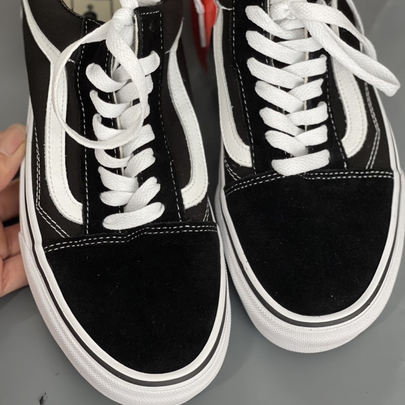 Giày Thể Thao Đơn Giản