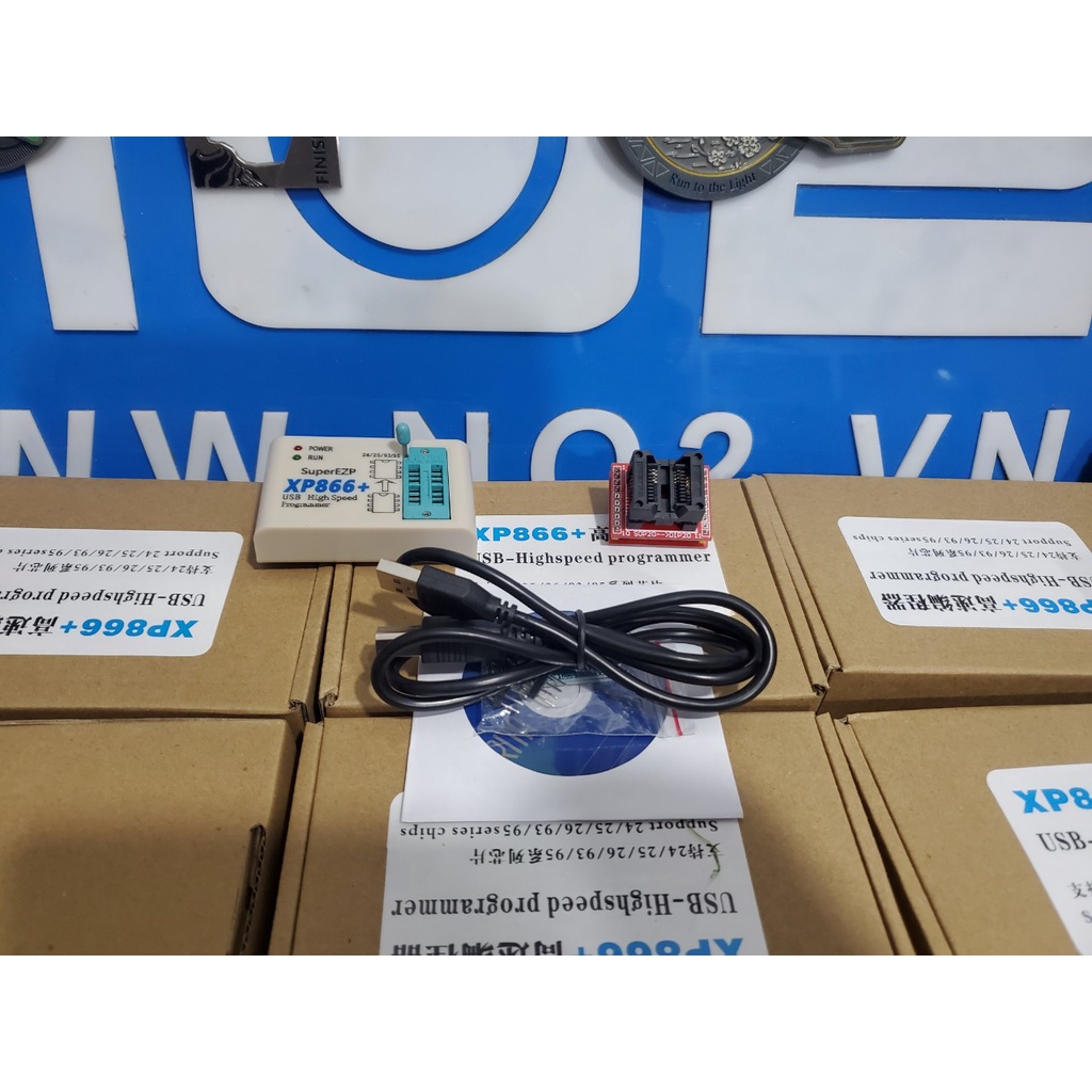 Máy nạp rom cho thợ sửa main máy tính giá rẻ, Máy XP866+ Và đế 8 chân to loại đỏ