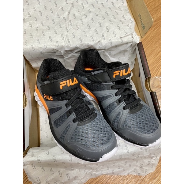 Size 29-31-32  giày Fi-la bé trai