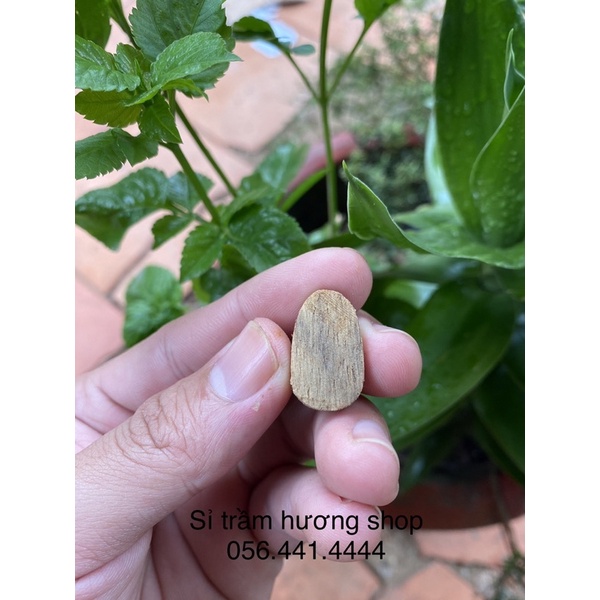 Charm Phật Bà Quan Âm nghìn mắt nghìn tay trầm hương tốc