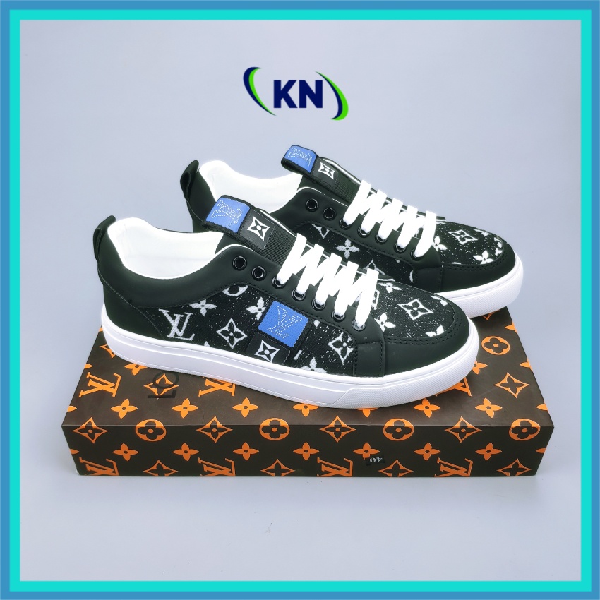 Giày LV Vá Bò Thêu chữ Luonvuituoi Hot Trend 4 Màu, Phong Cánh Trẻ Trung