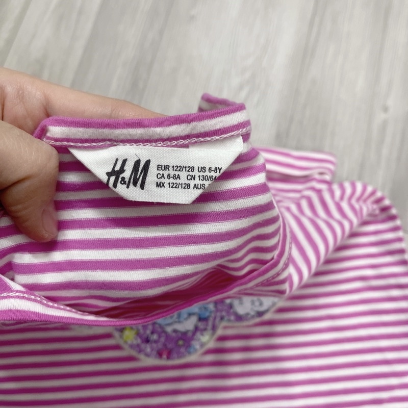 Áo thun kẻ hồng HM size 6/8y