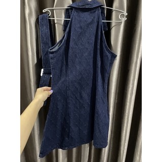 váy jean cổ yếm thắt nịt newtag