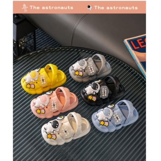 Dép sục CROSS dành cho bé trai, bé gái họa tiết PHI HÀNH GIA chống trượt SC07