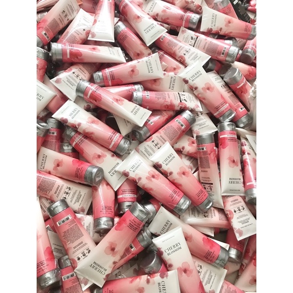 Sữa dưỡng thể Bath & Body Works Cherry Blossom Ultra Shea Body Cream 226g