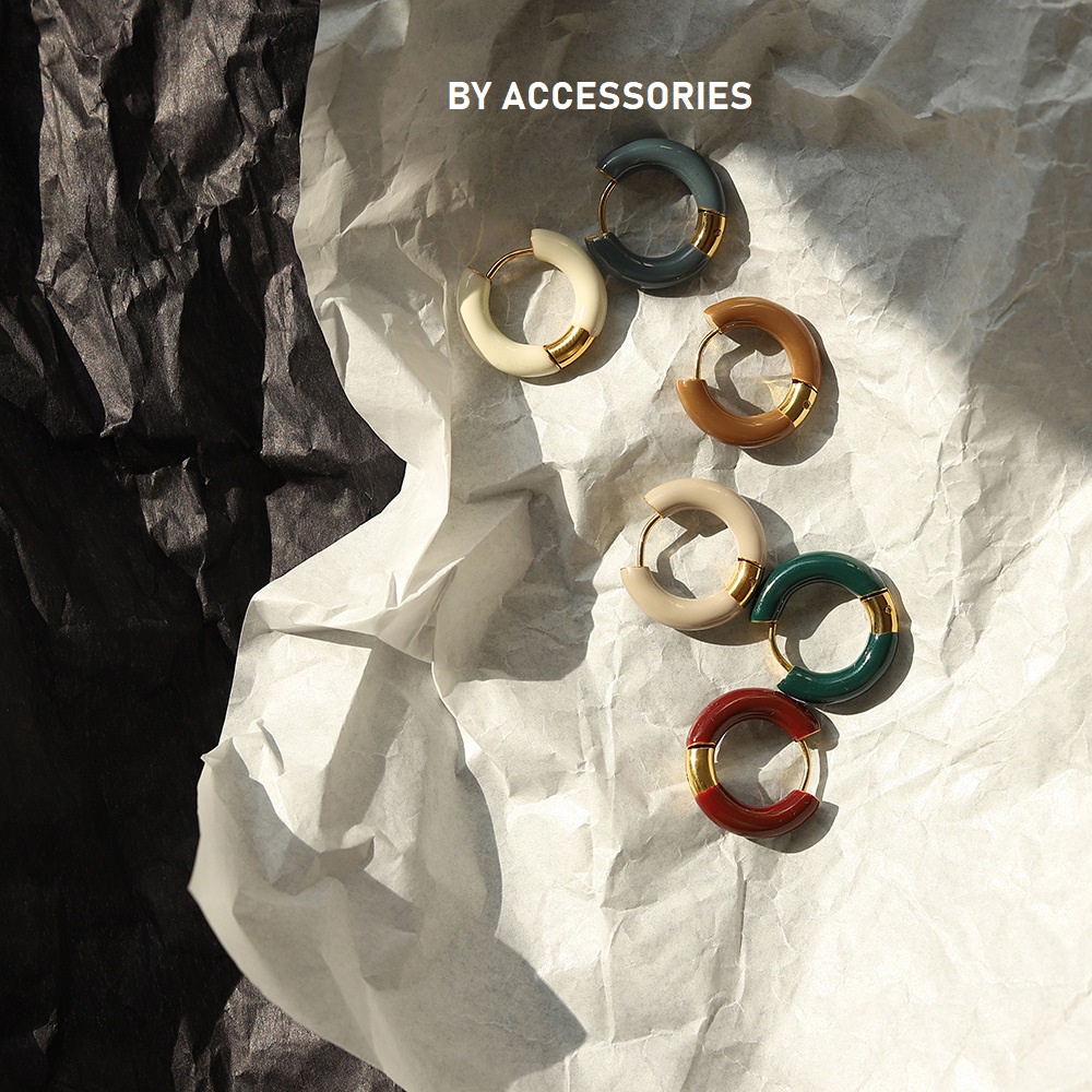 Bông tai titan tròn màu sơn dầu vintage không gỉ WE2213