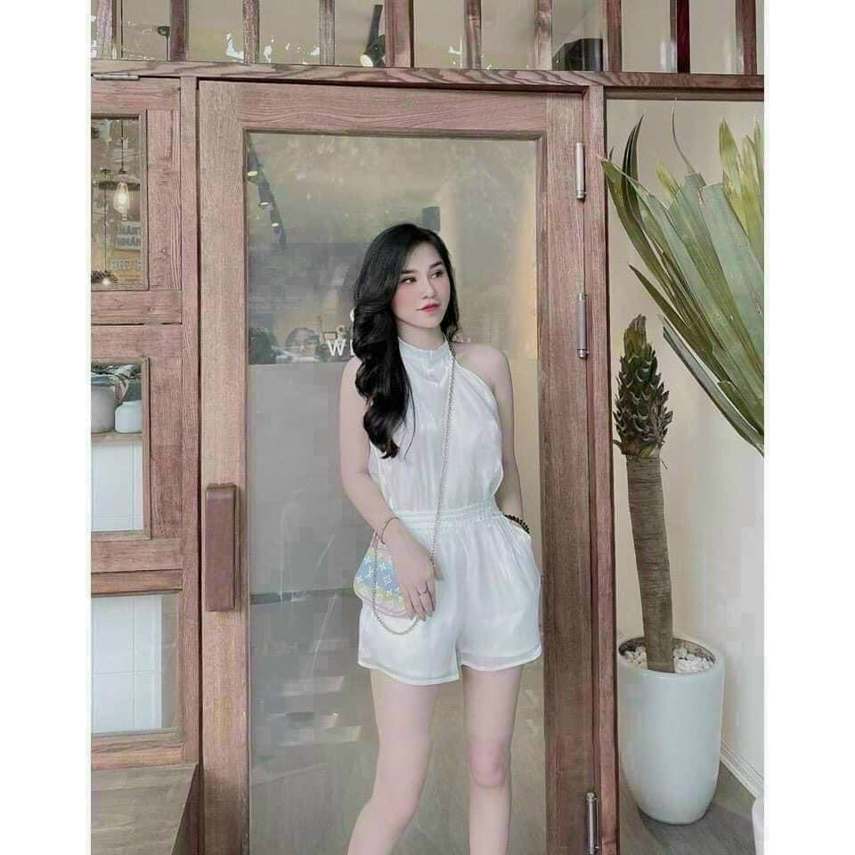 Set đồ nữ sang chảnh cá tính, set 2 món quần short ngắn kèm áo kiểu nữ cổ yếm hở lưng sexy chất voan tơ sáng đẹp