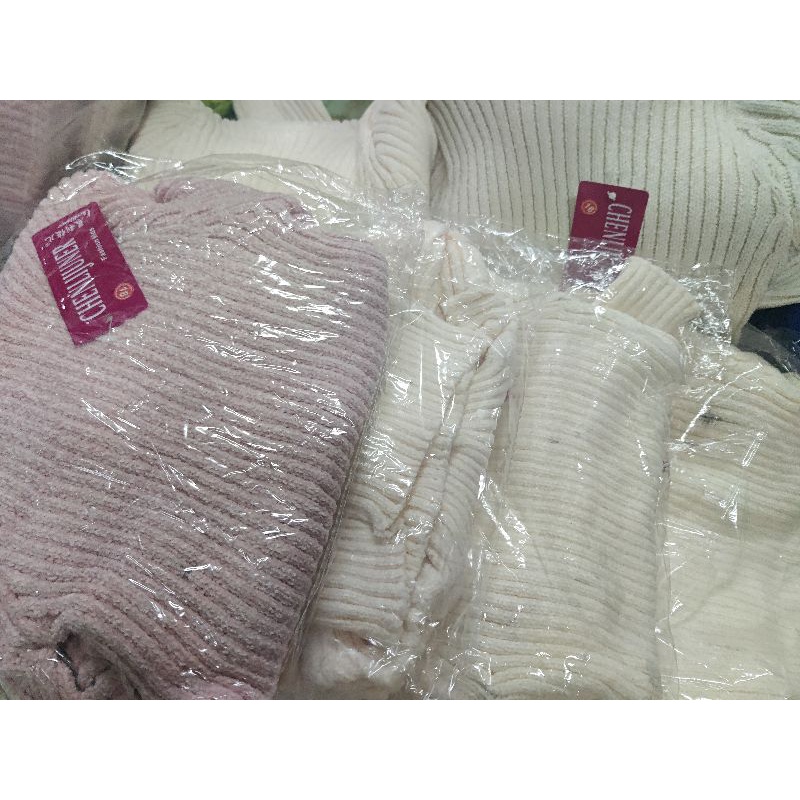 GÓC XẢ-THANH LÝ ÁO LEN TUYẾT NHUNG BỊ BẨN VÀ RÁCH NHẸ TREO SHOP