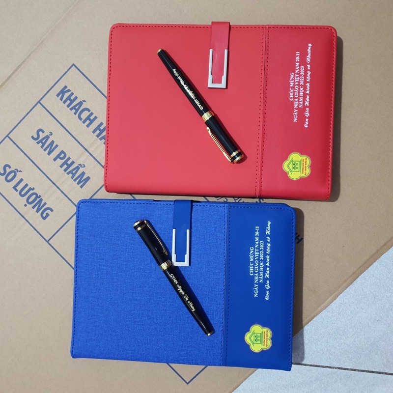 Sổ Còng Kèm Bút In Màu Hình Ảnh Tên, Logo Theo Yêu Cầu
