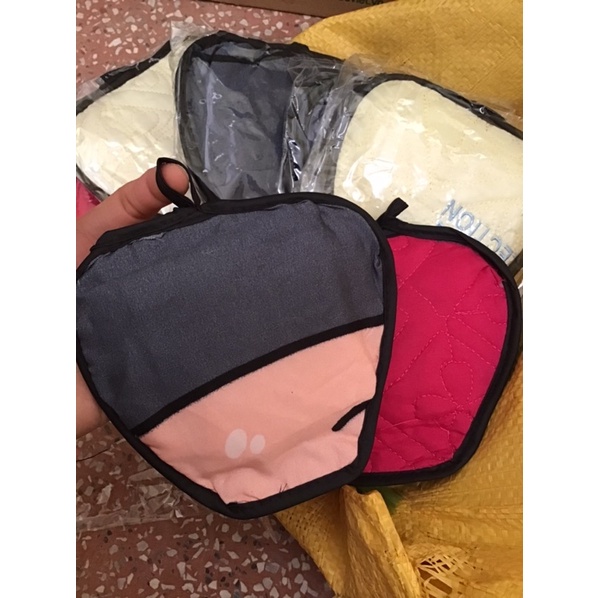 1 Cặp Lót tay bắc bếp , lót tai nồi vải hình trái tim chống nóng