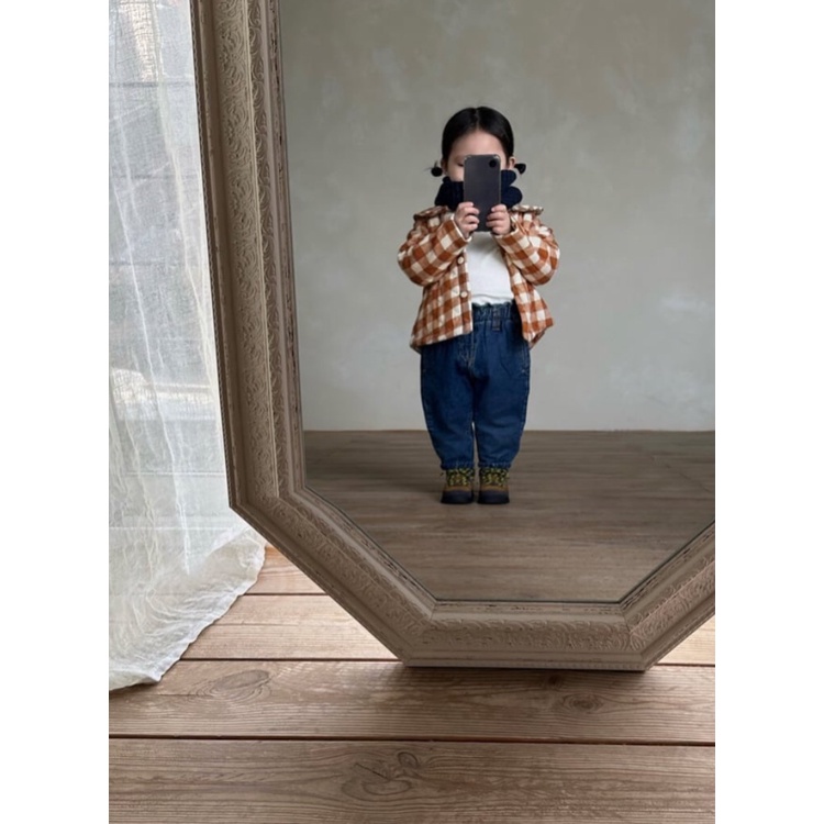 Áo khoác dáng sơ mi chần bông caro nâu cho bé AZR047