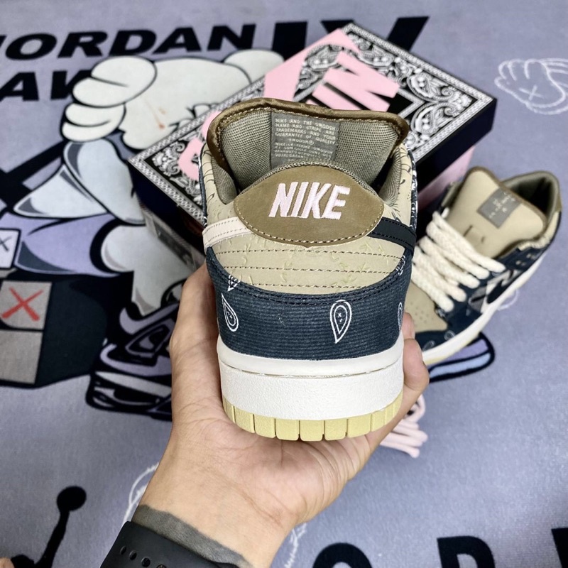 GIÀY SB DUNK TRAVIS SCOTT THỔ CẨM LAI AU