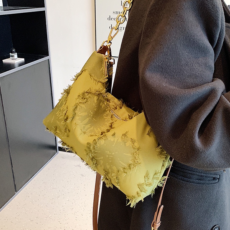 Túi Đeo Chéo Màu Xanh Lá Thiết Kế Độc Đáo Cho Nữ