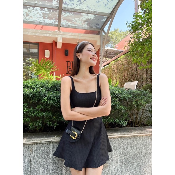 Đầm Dây Hailey