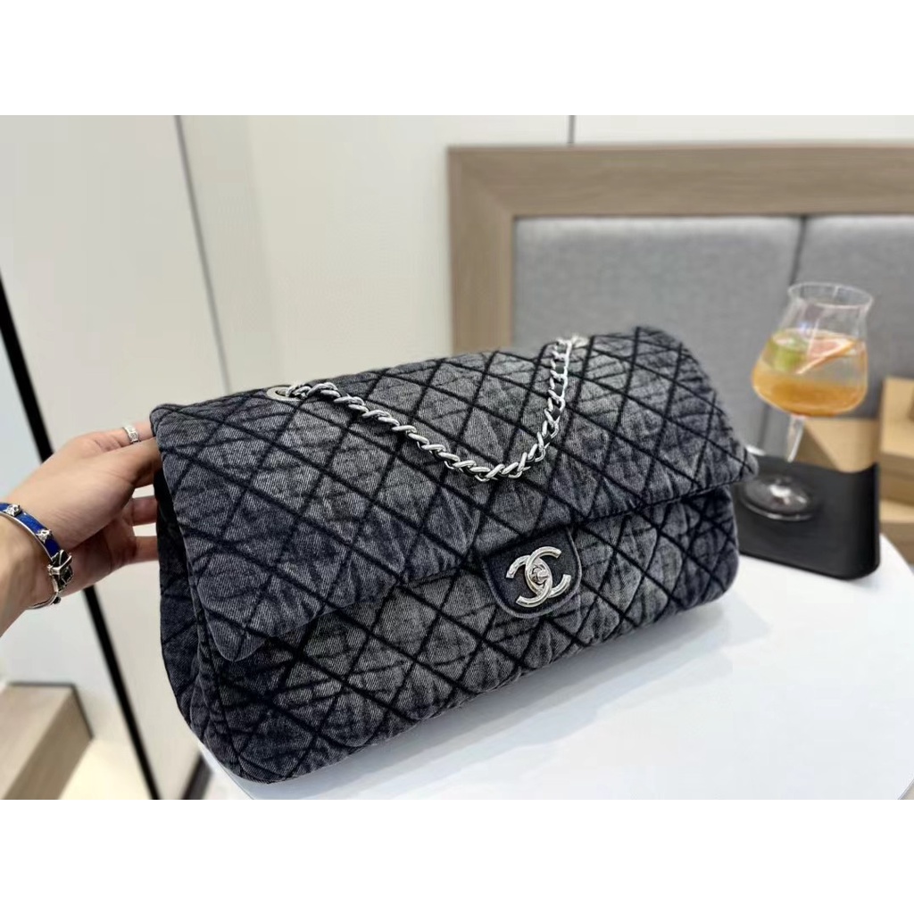 Túi Xách Denim Cỡ Lớn Phối Dây Xích Đính Đá Thiết Kế Mới Thời Trang Cho Nữ 77221228