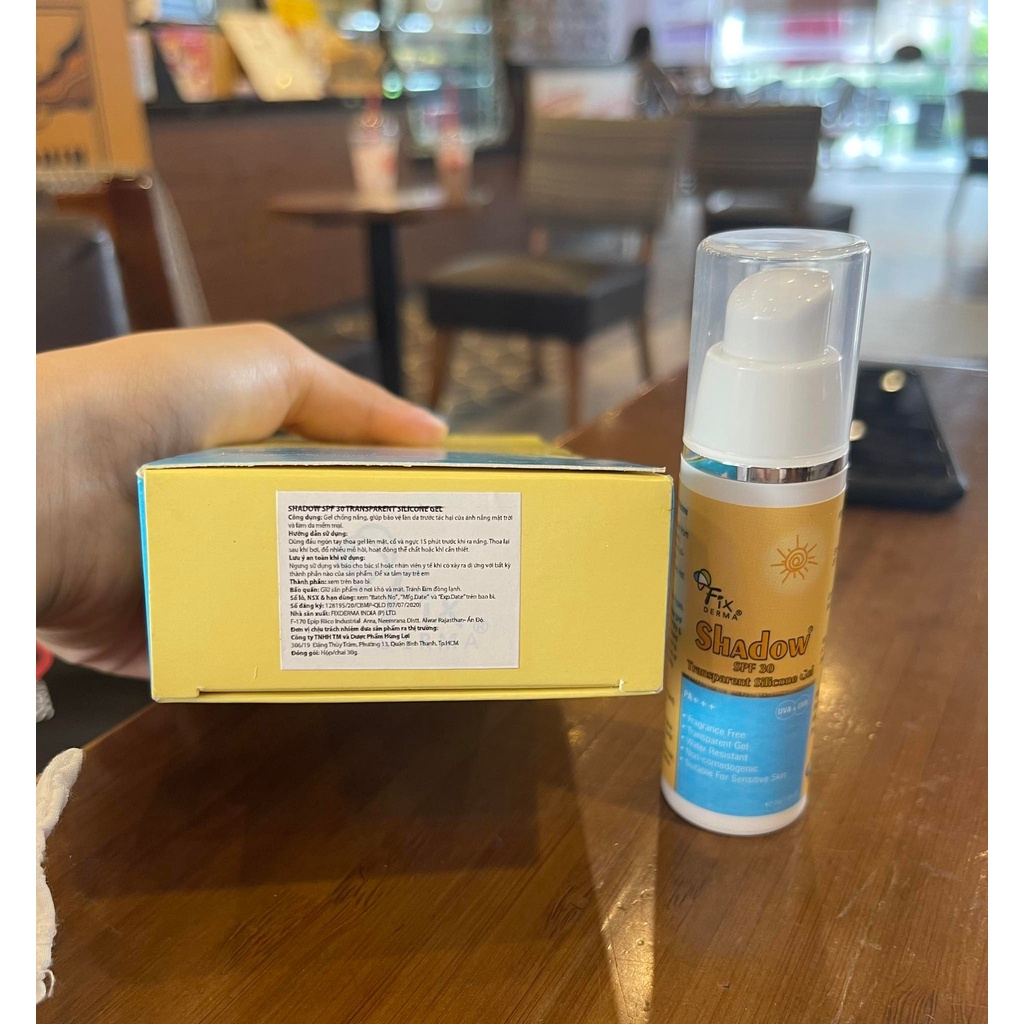 Gel Chống Nắng Cho Da Mụn Nhạy Cảm Fixderma Shadow SPF 30 Transparent Silicone Gel 30g