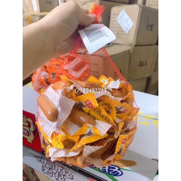Lẻ 1 Chiếc Xúc Xích Ngô - Cay Ăn Liền 28gr Hiệu Con Mèo Ngon Ngon