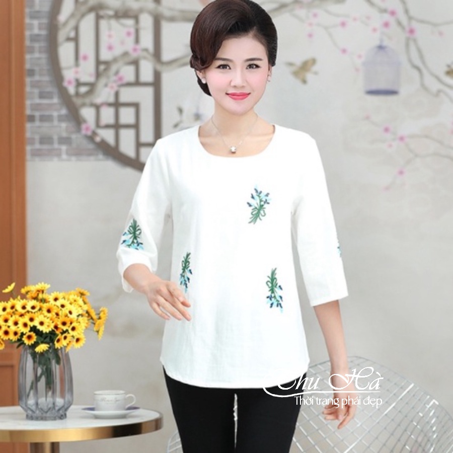 Áo trung niên nữ cổ tròn tay lỡ thêu hoa Thu Hà form rộng bigsize chất liệu đũi tơ mềm nhẹ mát AKH.54