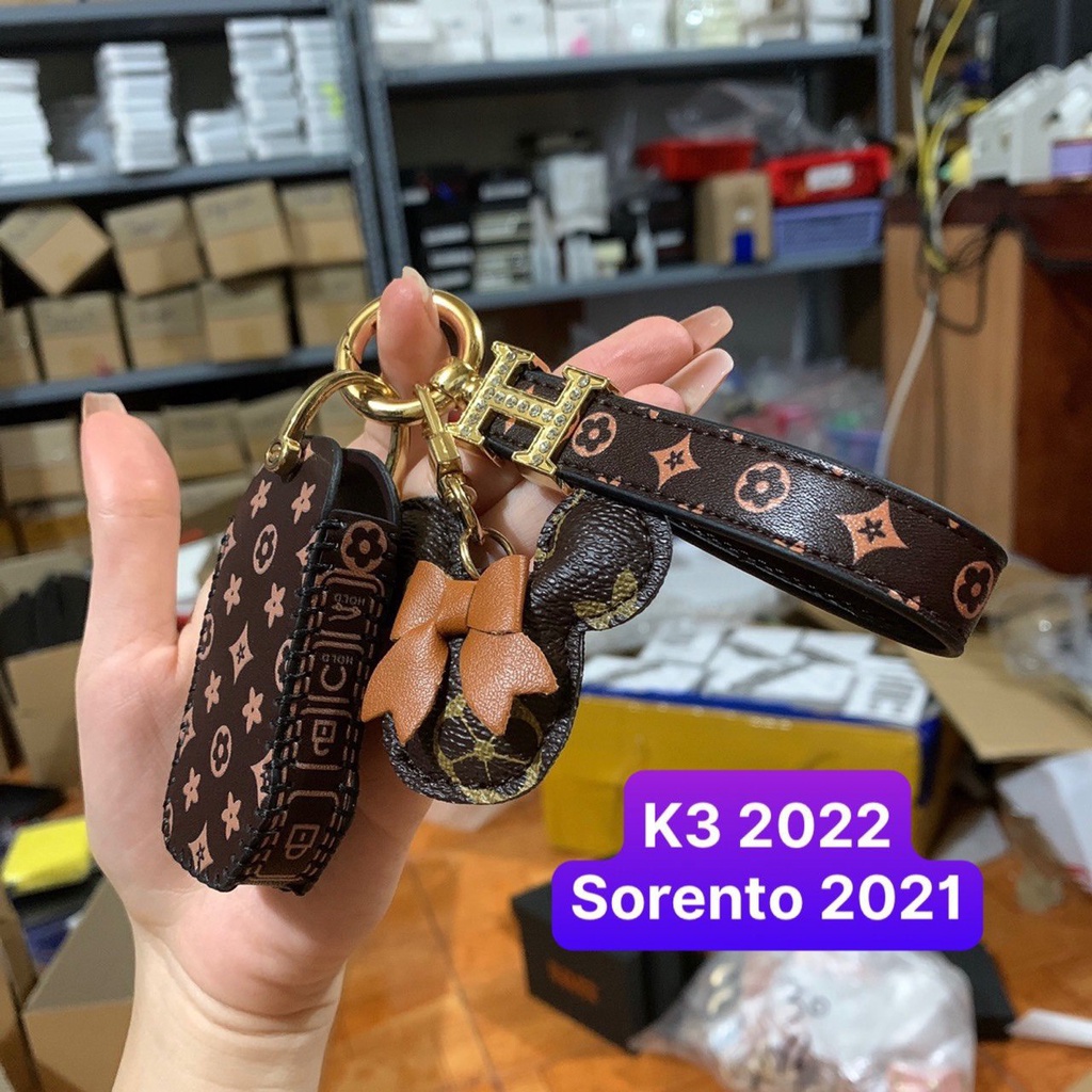 Bọc chìa khóa xe ô tô,[3 chi tiết] Bao da khóa xe hơi họa tiết LV hãng KIA: Cerato, K3, Seltos, Sorento, Soluto,...