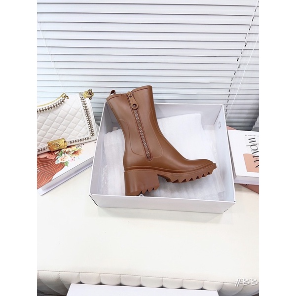 Bốt Nhựa thơm dẻo đế cao