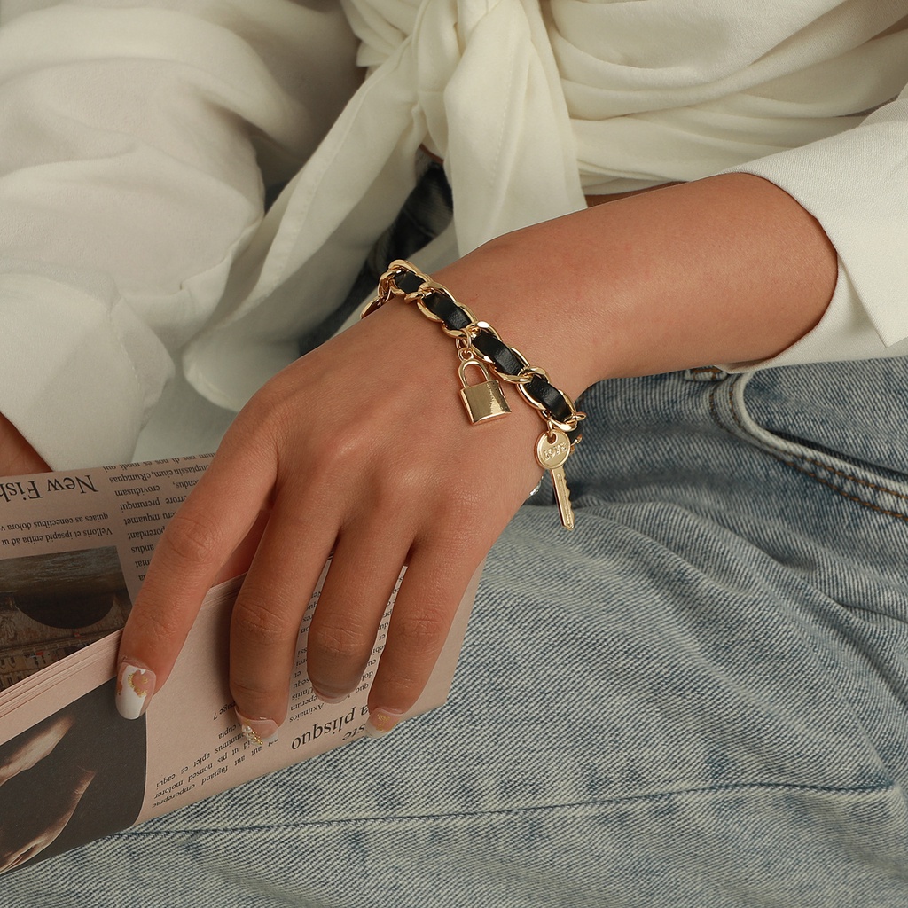 Vòng Đeo Tay Bằng Da Đính Đá Nhiều Màu Sắc Cá Tính