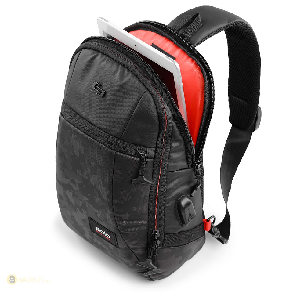 Túi đeo chéo SOLO GLHF 12.9 inch  Đen viền đỏ - ACV290-4