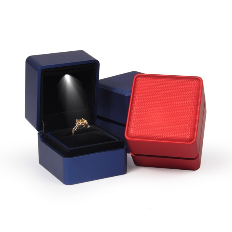 Hộp Đựng Nhẫn Cưới Hình Vuông Không Có Đèn LED Ốp