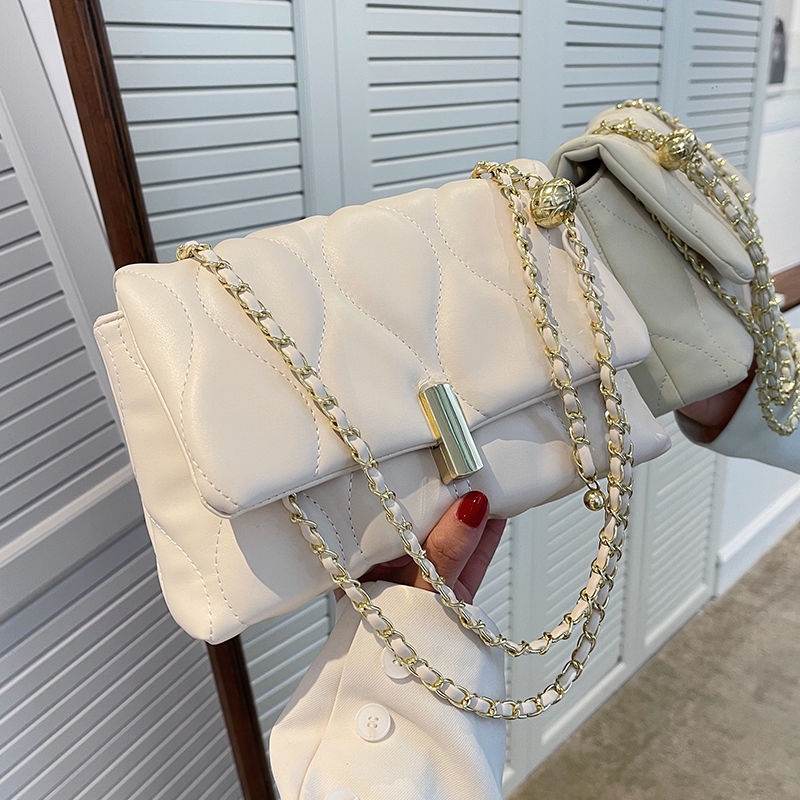 Túi Xách Đeo Vai Phối Dây Xích Phong Cách Thời Trang Mới Dành Cho Nữ