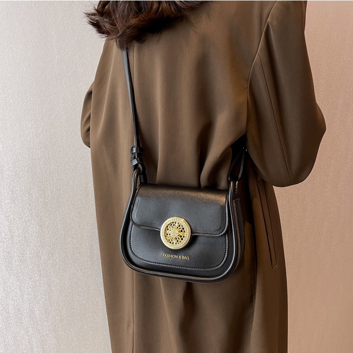 Túi xách nữ khóa xoay hoàng gia cực sang chất da dày 2mm siêu bền cao cấp Capucha T238