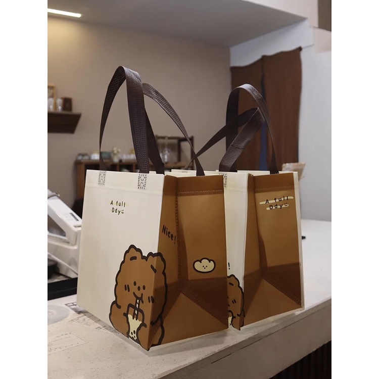 Túi tote, túi vải không dệt in hình chú gấu dễ thương dùng làm quà tặng Nhà của Gió