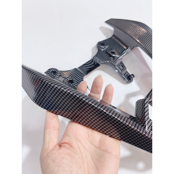 Cảng sau nguyên khối Rocket lắp xe WinnerX, tay dắt WinX màu đen nhám & carbon sắc nét gắn như zin