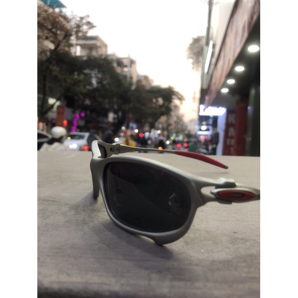 KÍNH THỂ THAO BÃI XỊN CUTE