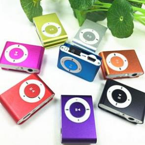 MÁY NGHE NHẠC MP3 VUÔNG VỎ NHÔM TẶNG KÈM TAI NGHE VÀ SẠC