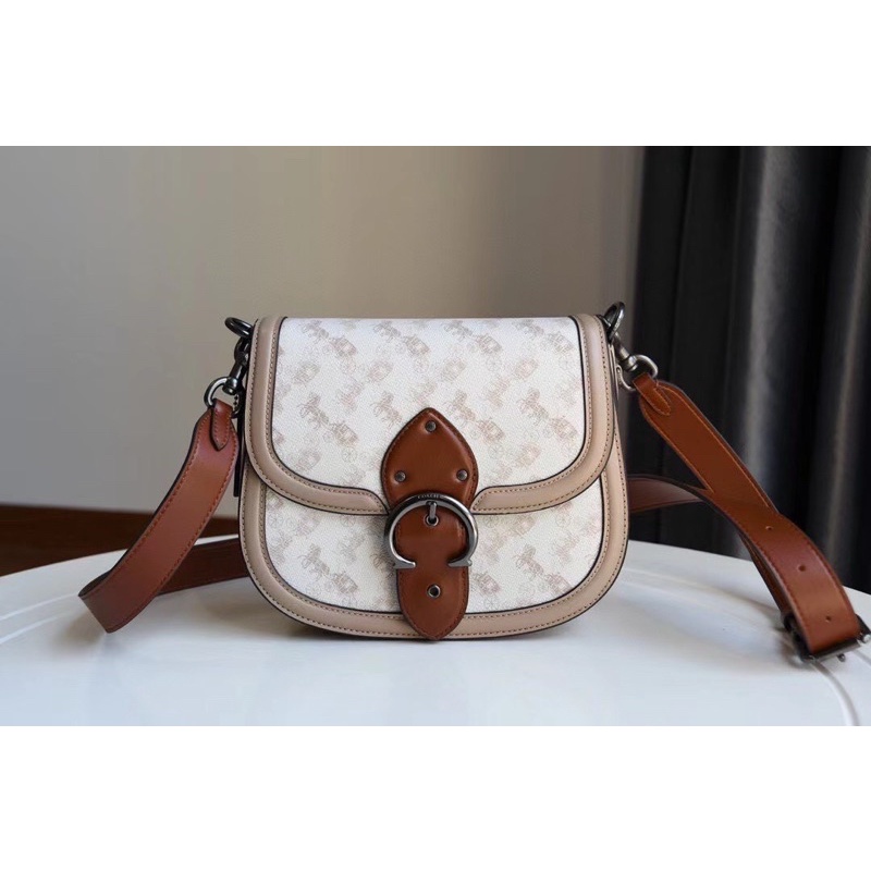 TÚI COACH SADDLE Dáng bầu sẵn